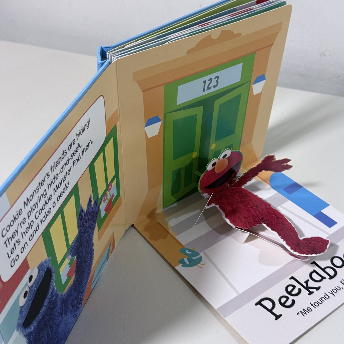 Sesame Street Pop-Up Peekaboo! Cookie Monster DK Board Book