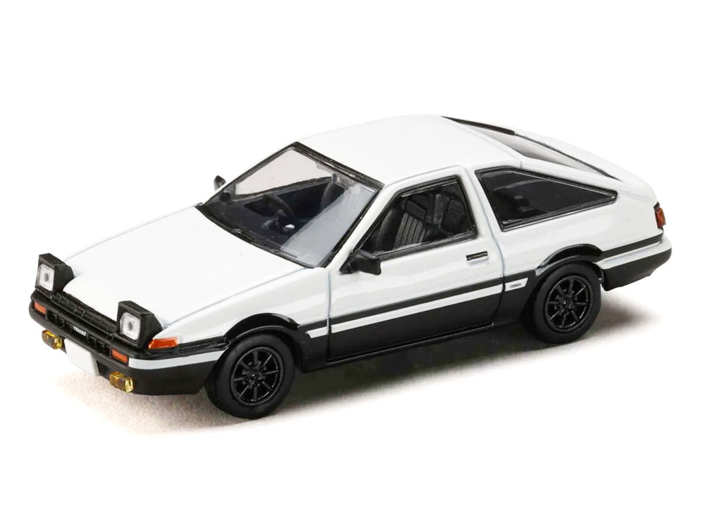Toyota Sprinter Trueno (AE86) RHD (Right Hand Drive) White with Black Stripes "Takumi Fujiwara VS Takeshi Nakazato - Initial D" (1995-2013) Manga with Collectible Cards "Diorama Set Series" 1/64 Diecast Model Car by Hobby Japan